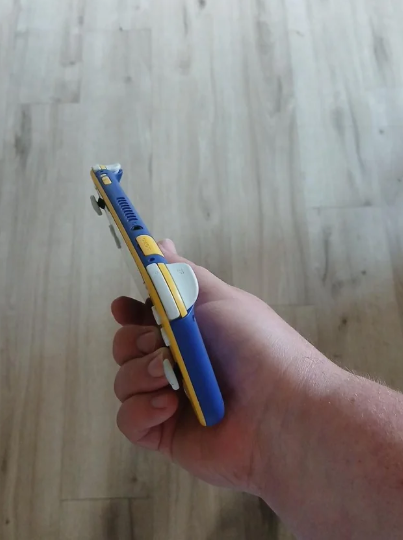 玩家晒个性拼色版Switch Lite引关注 实际7岁孩子无心之举