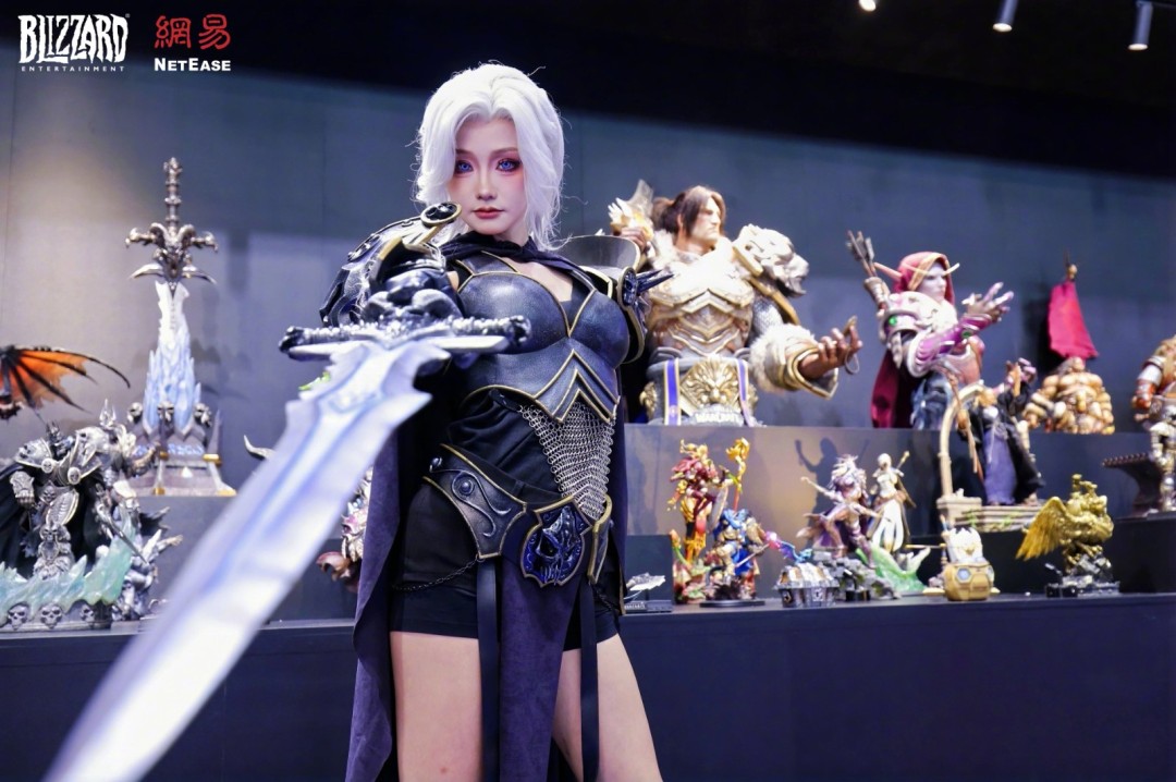 28.8万元送到家！暴雪在CJ现场展示2米高巫妖王雕像