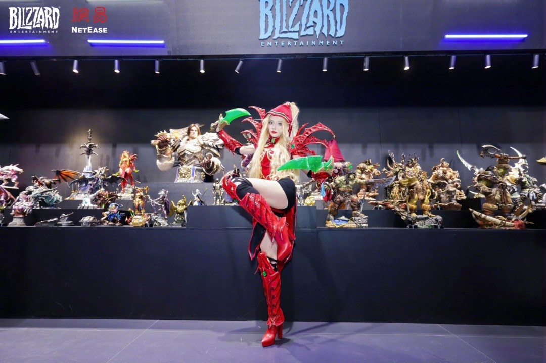 28.8万元送到家！暴雪在CJ现场展示2米高巫妖王雕像