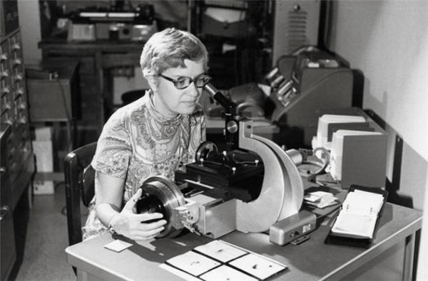 英伟达将下一代AI芯片命名为Rubin 纪念发现暗物质先驱