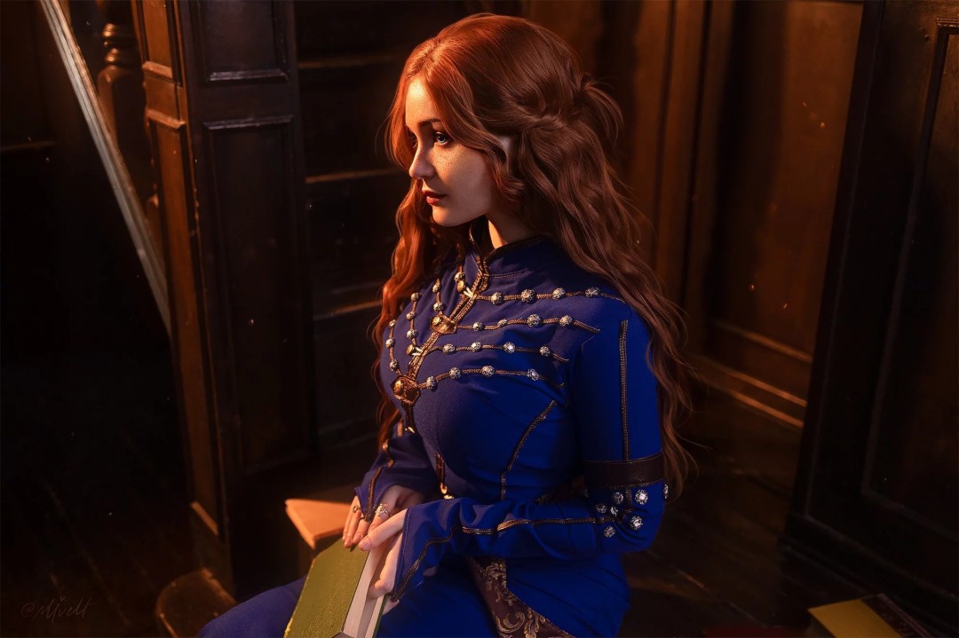 蓝色别有韵味 俄罗斯COSER演绎《巫师》原著特莉丝