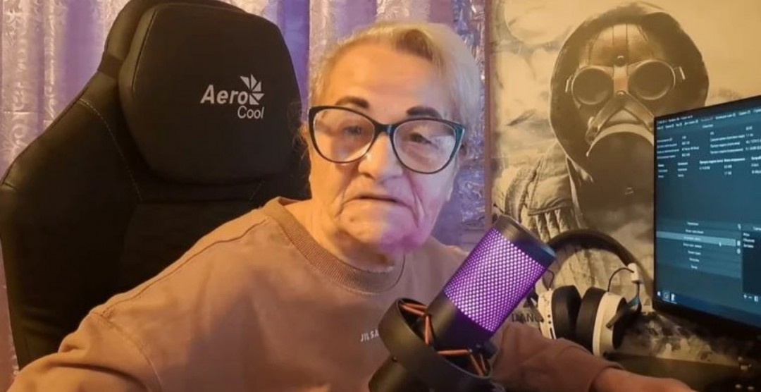 76岁CS2奶奶变卖全部饰品为亲人还债 劝告粉丝别贷款