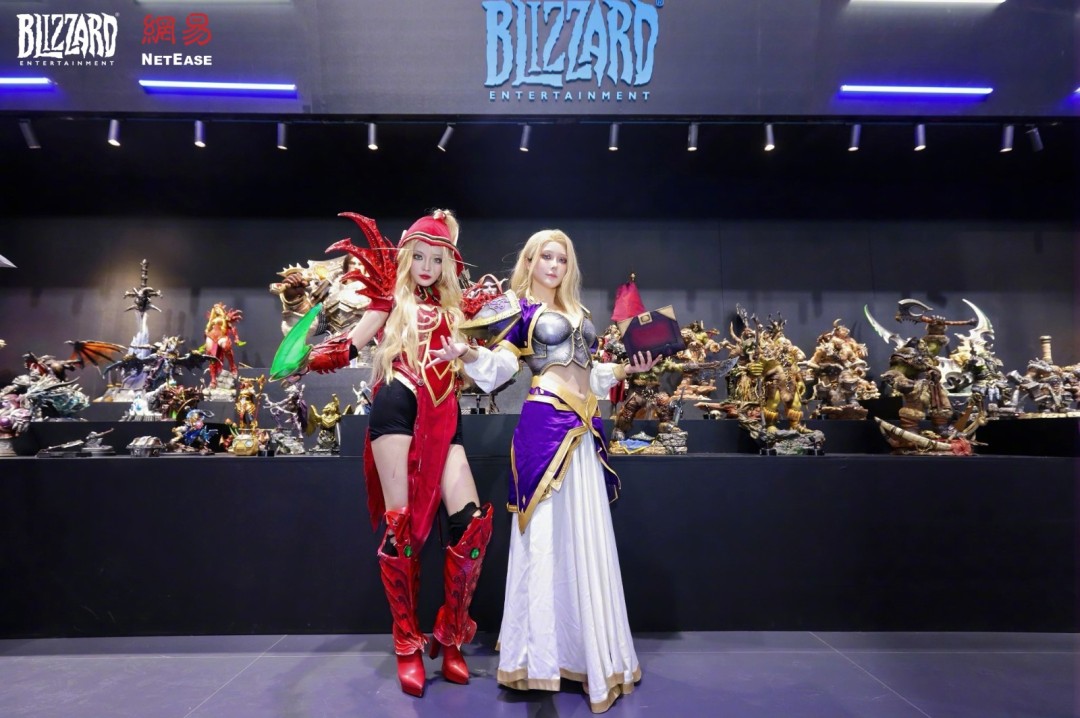 28.8万元送到家！暴雪在CJ现场展示2米高巫妖王雕像