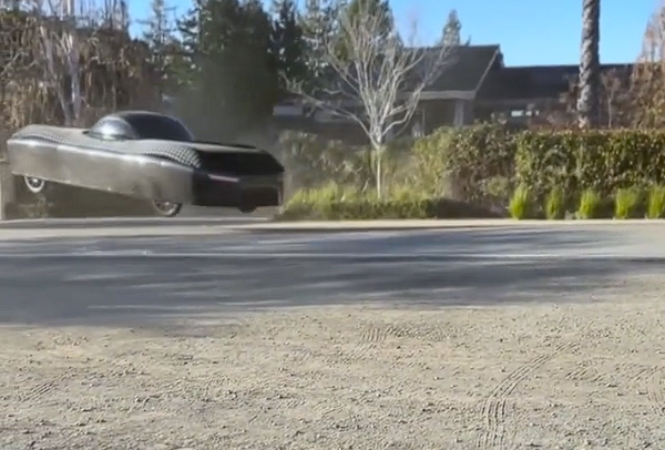 马斯克投的飞行汽车试飞：垂直能升降