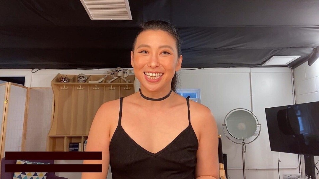 《羊蹄山之魂》女主演员与境井仁合影 真是帅气