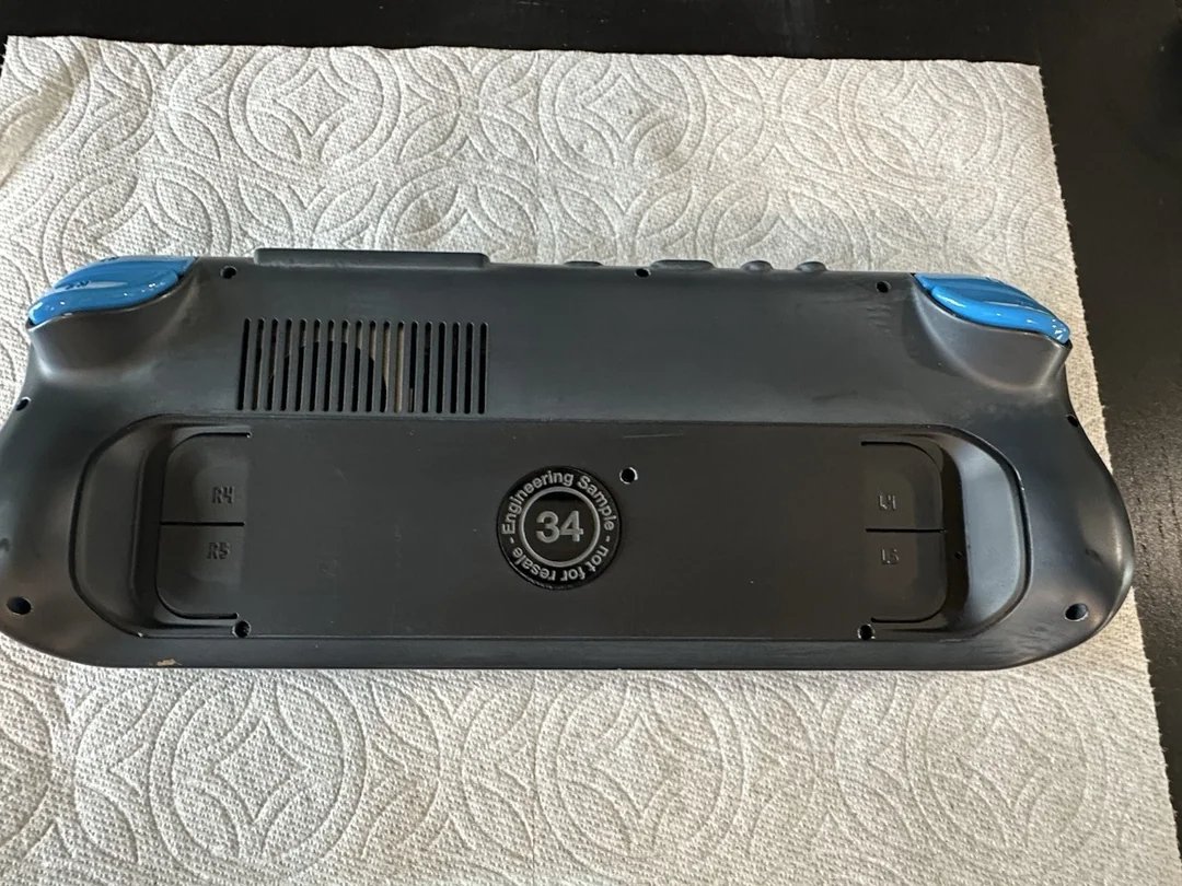 SteamDeck原型机以数千美元高价售出