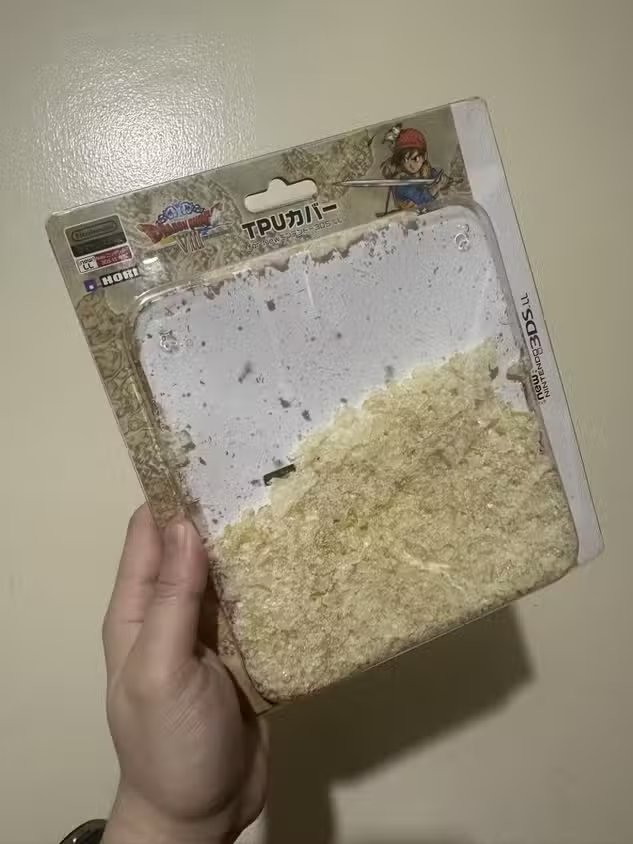 收藏癖玩家最痛的一集 未拆封3DS保护壳十年后化为齑粉