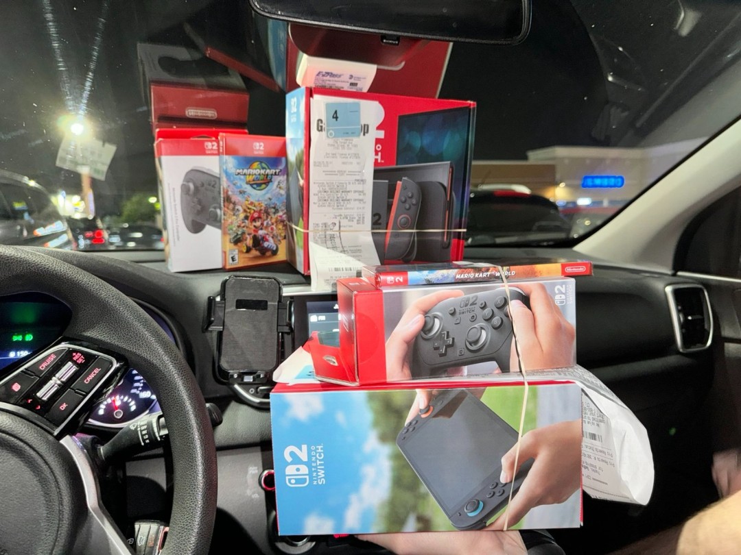 “订书钉门”落幕！被订书钉损坏的Switch 2主机拍出25万美元天价