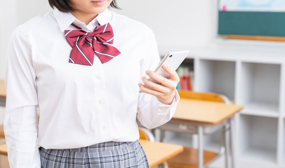 日本大学教授：防止孩子沉迷手机约定游玩规则可解