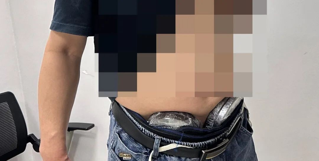 海关查获大量《明末：渊虚之羽》走私光盘 藏于衣物中