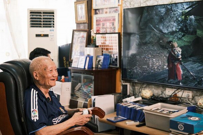 90岁玩家杨老头被授予吉尼斯传奇人物 给年轻人做榜样