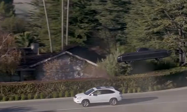 马斯克投的飞行汽车试飞：垂直能升降