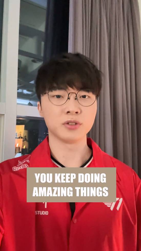 大魔王的认可！Faker亲自祝贺uzi进入名人堂