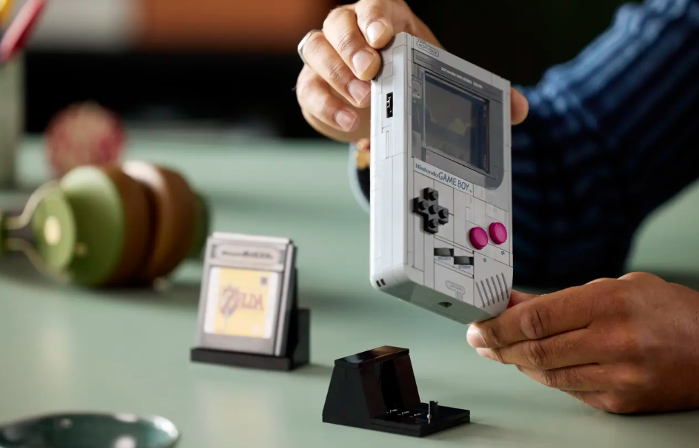 乐高推出任天堂初代GB掌机组件 完全还原几可乱真