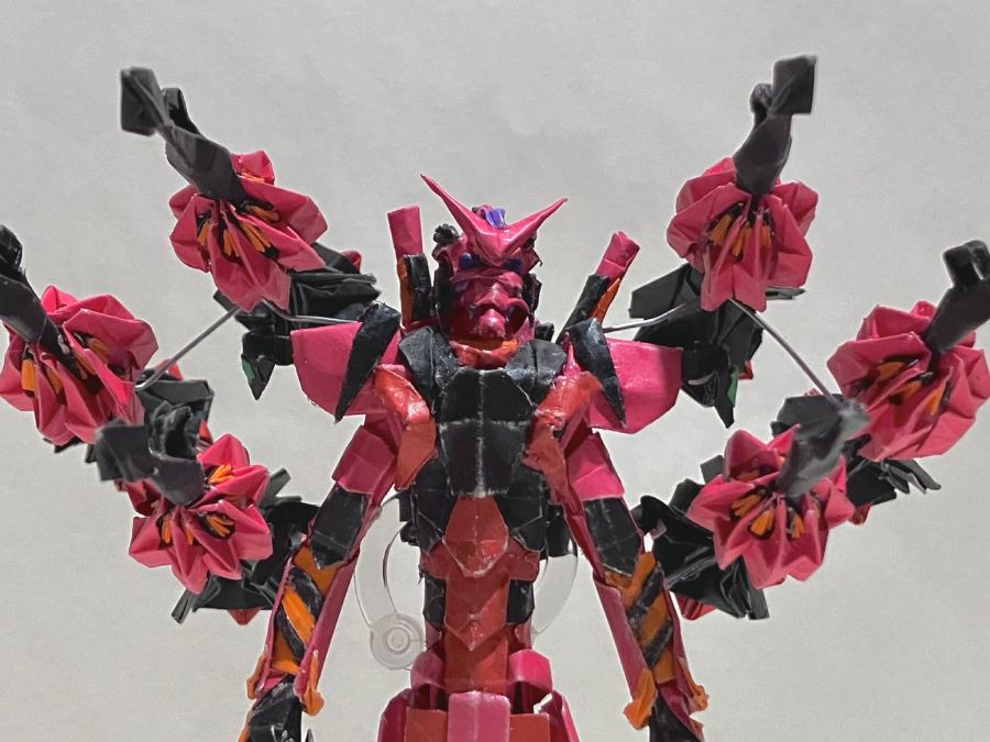 神玩展示折纸版高达 超复杂精细钢普拉自叹弗如