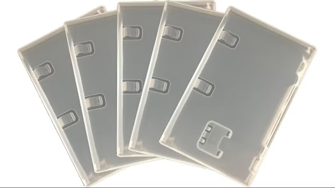 告别透明 任天堂初代Switch游戏卡带盒也变红了