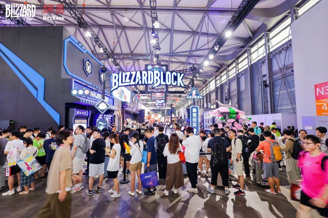 28.8万元送到家！暴雪在CJ现场展示2米高巫妖王雕像