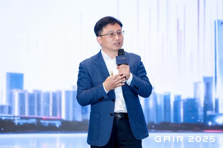 AI算力新十年:技术革新、生态协同与商业闭环,共探“下一个寒武纪”之路 | GAIR 2025