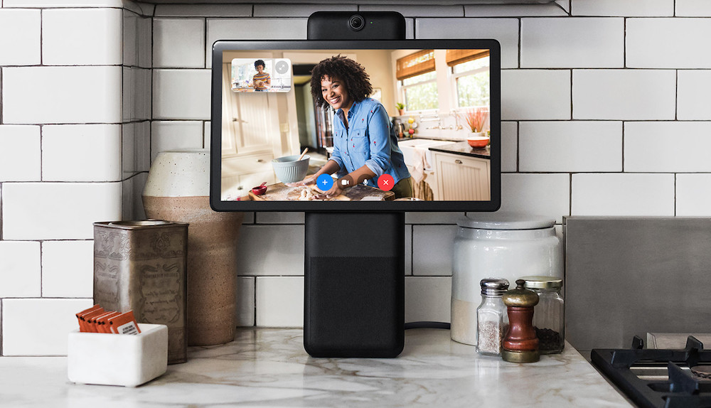 Facebook 或许正在打造一款带摄像头的 TV 设备