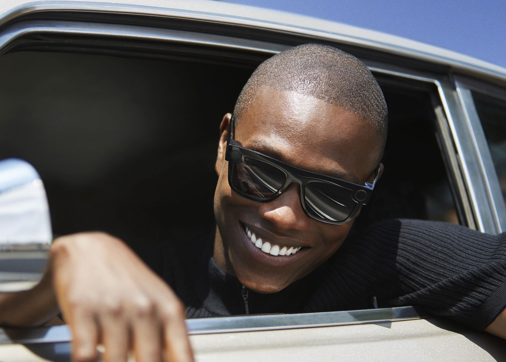 Snap 推出新样式 Spectacles 眼镜，戴上看起来更天然