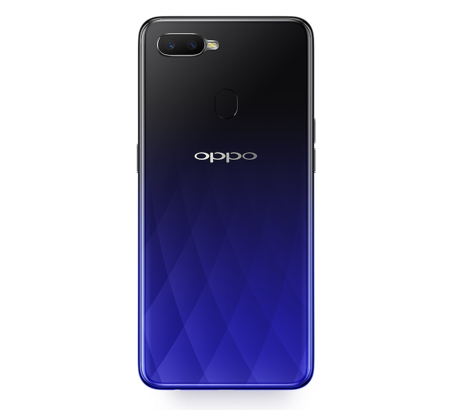 OPPO 的新款中端手机 A7x 也选用了水滴屏